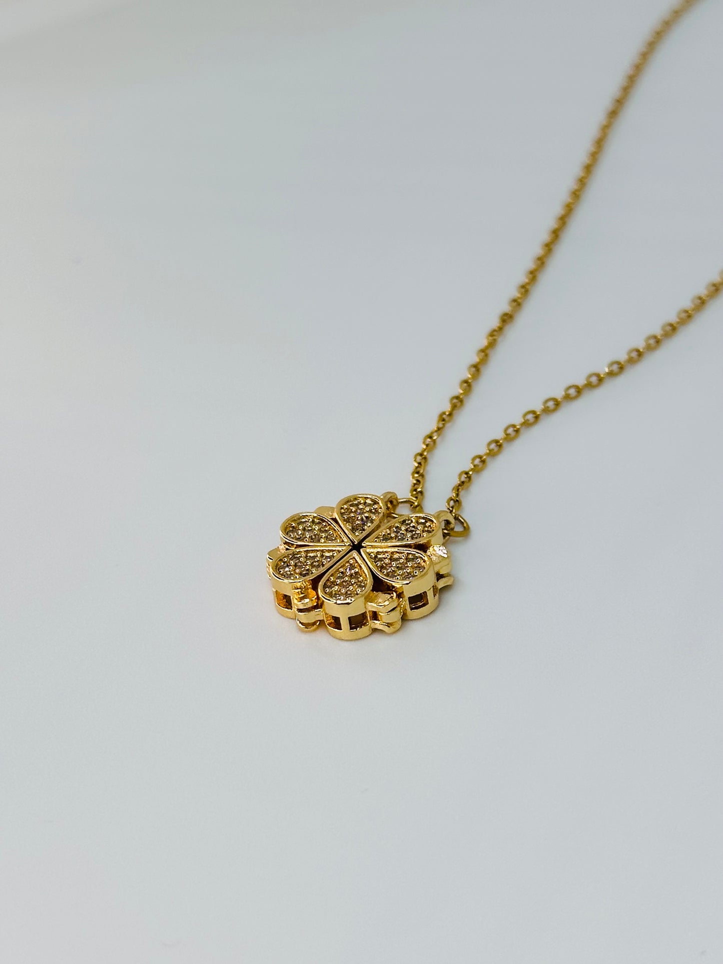 Flower Magnet Necklace