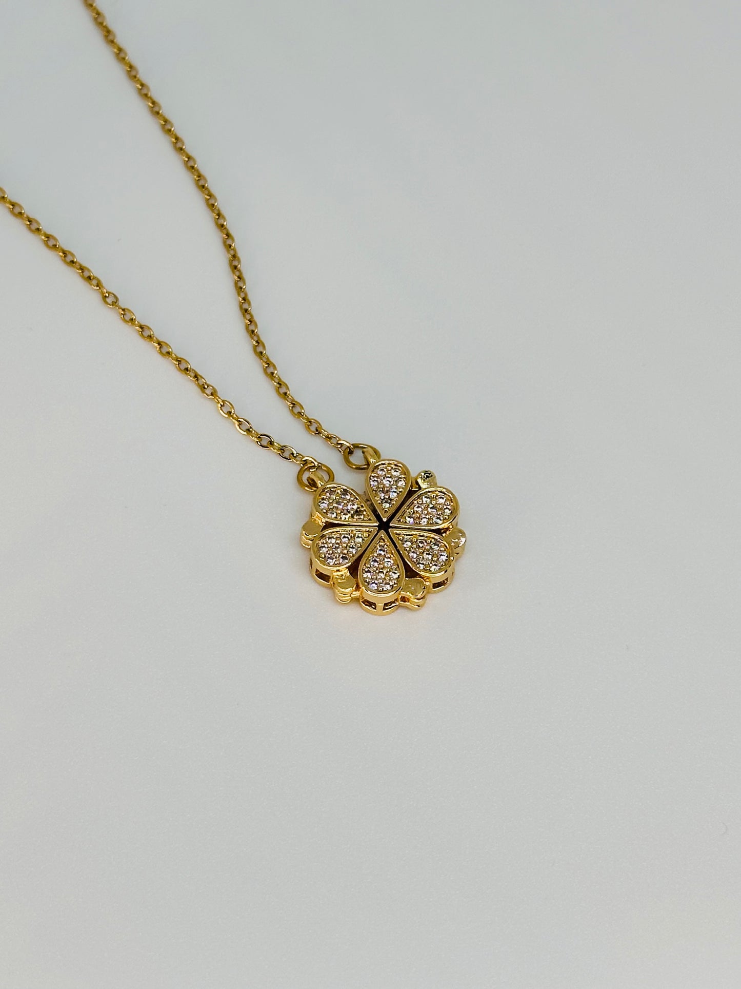 Flower Magnet Necklace