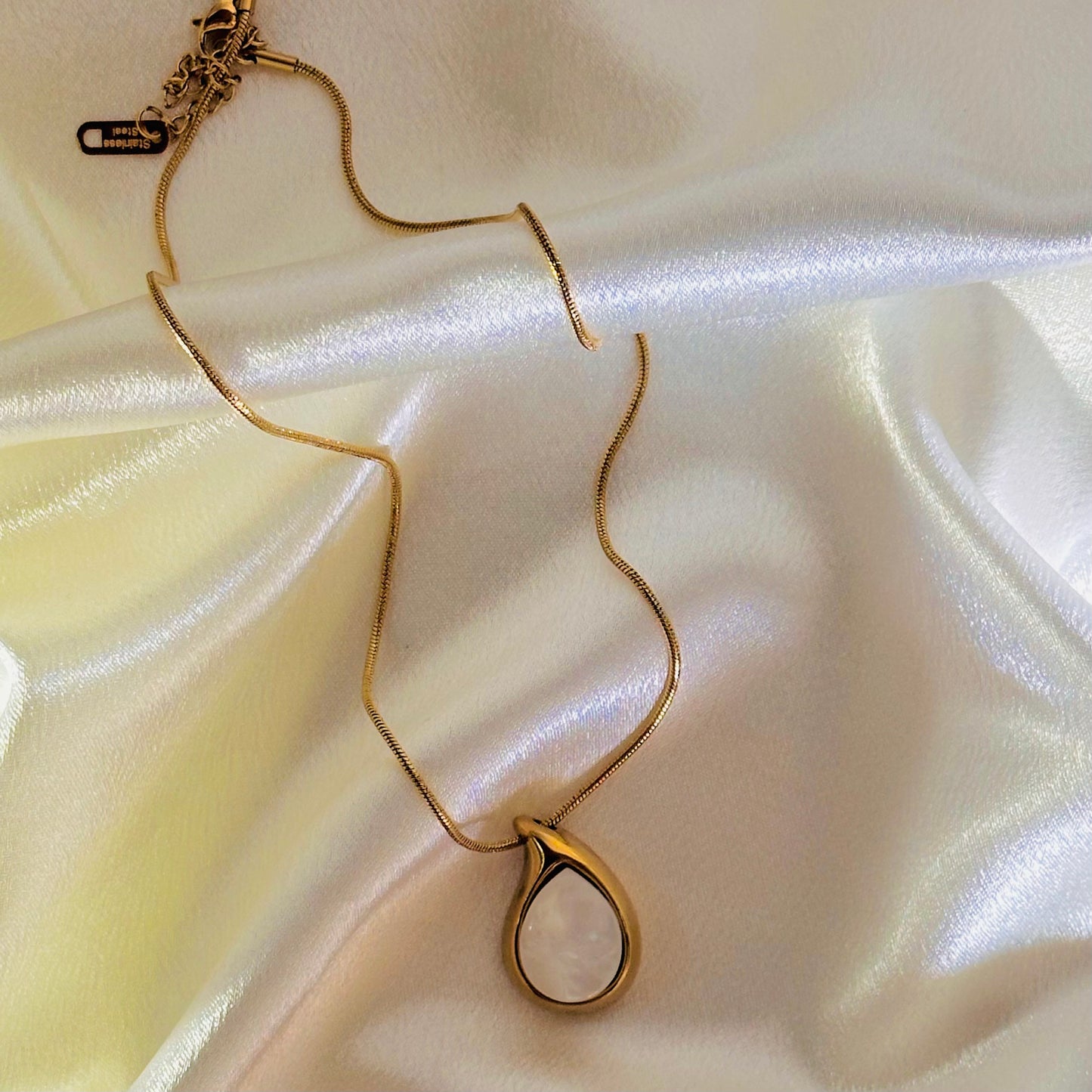Mother Pearl Necklace