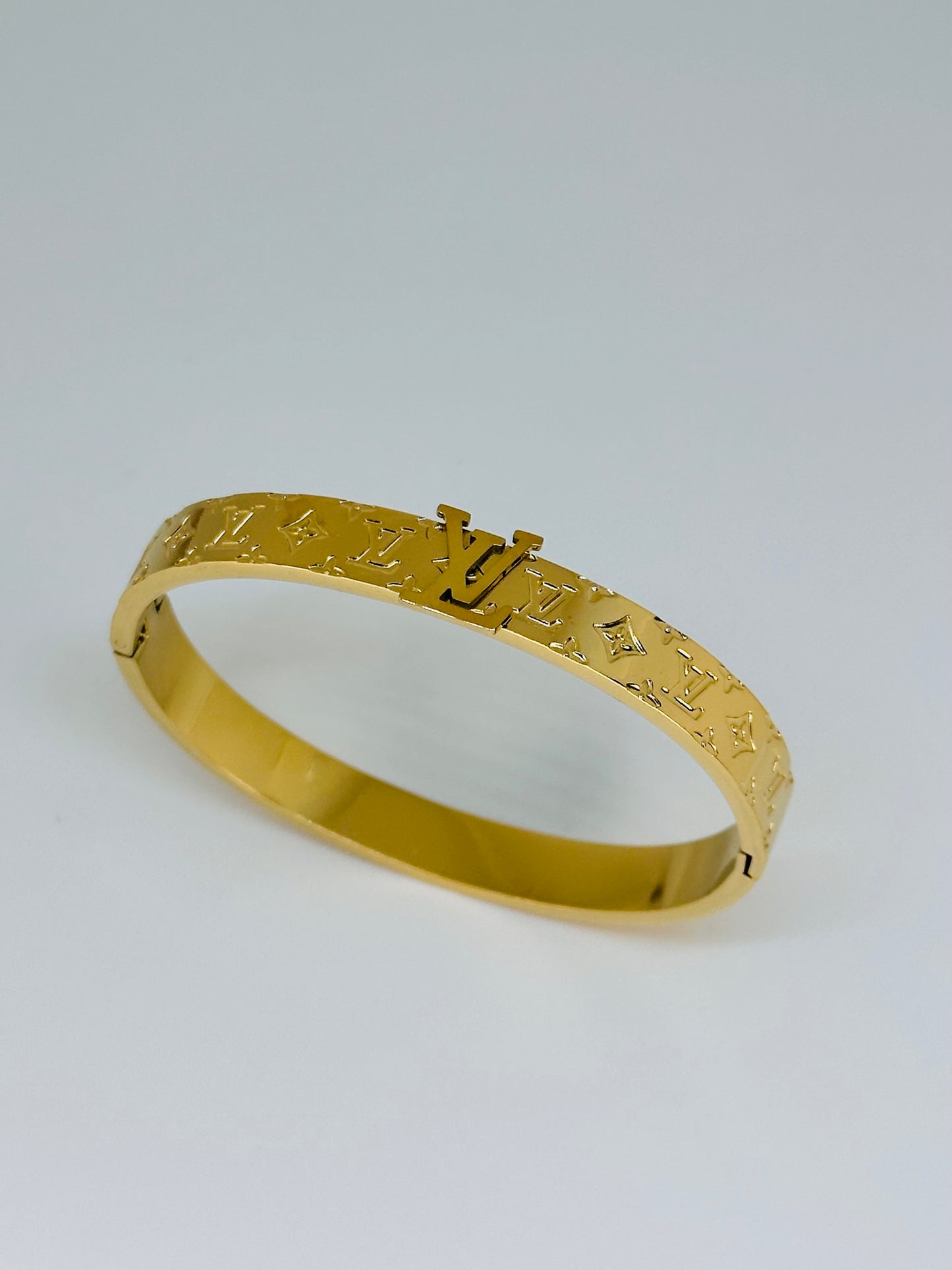 LV Luxe Kada
