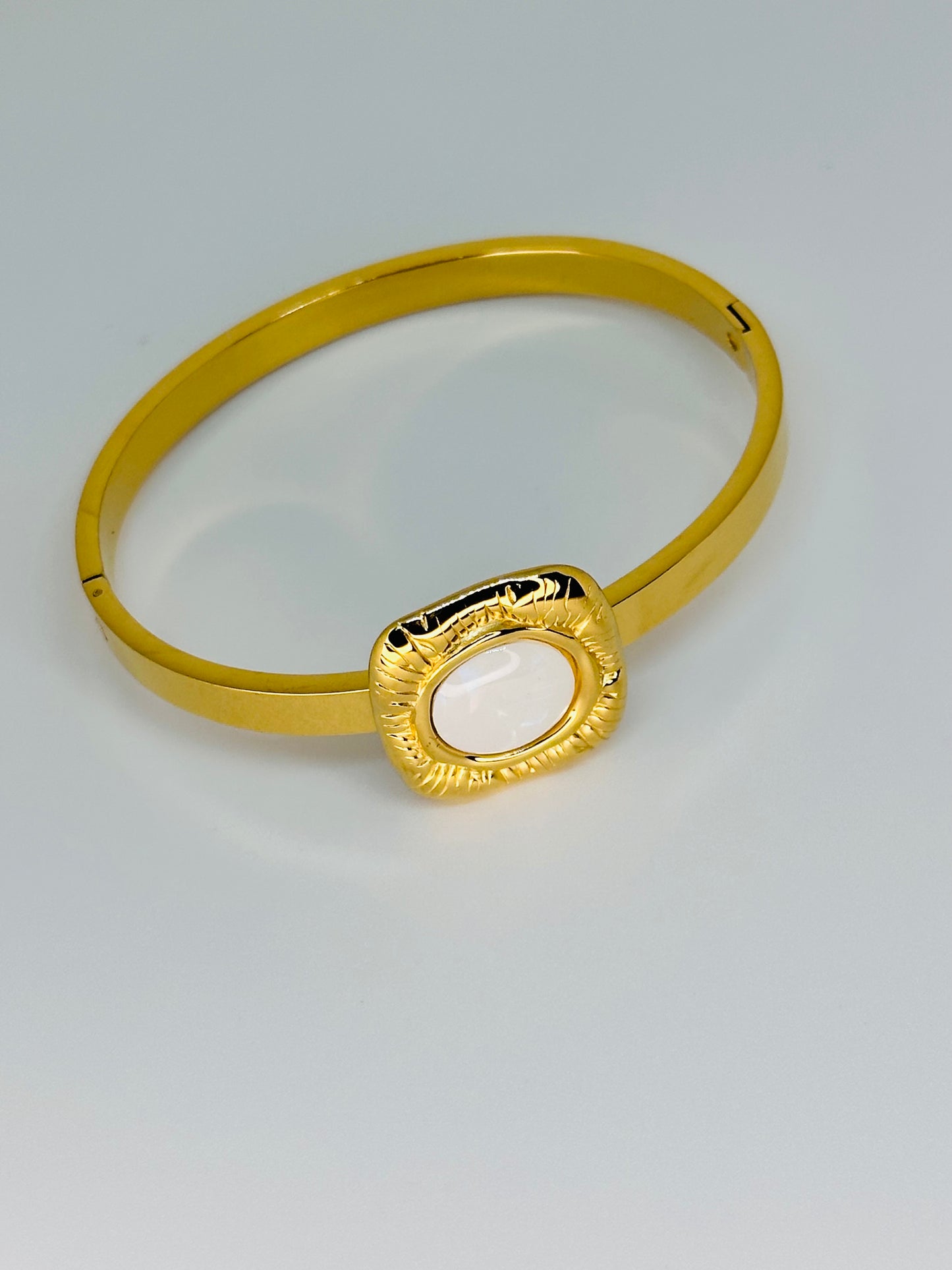 White Retro Kada