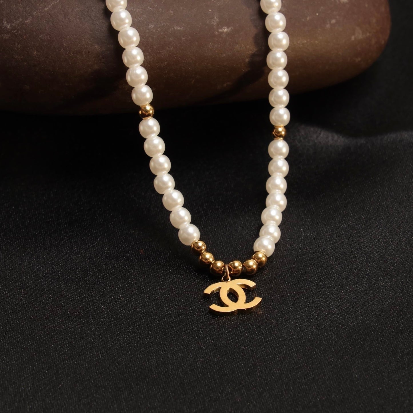 Channel Necklace