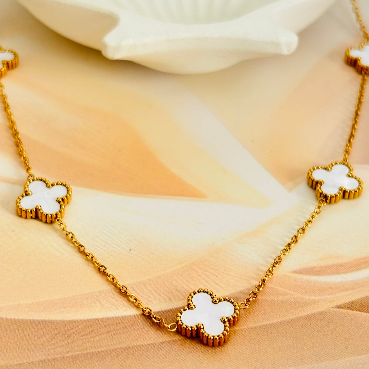 White Clover Chain