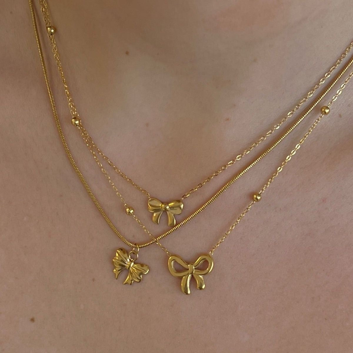 Bow Necklace