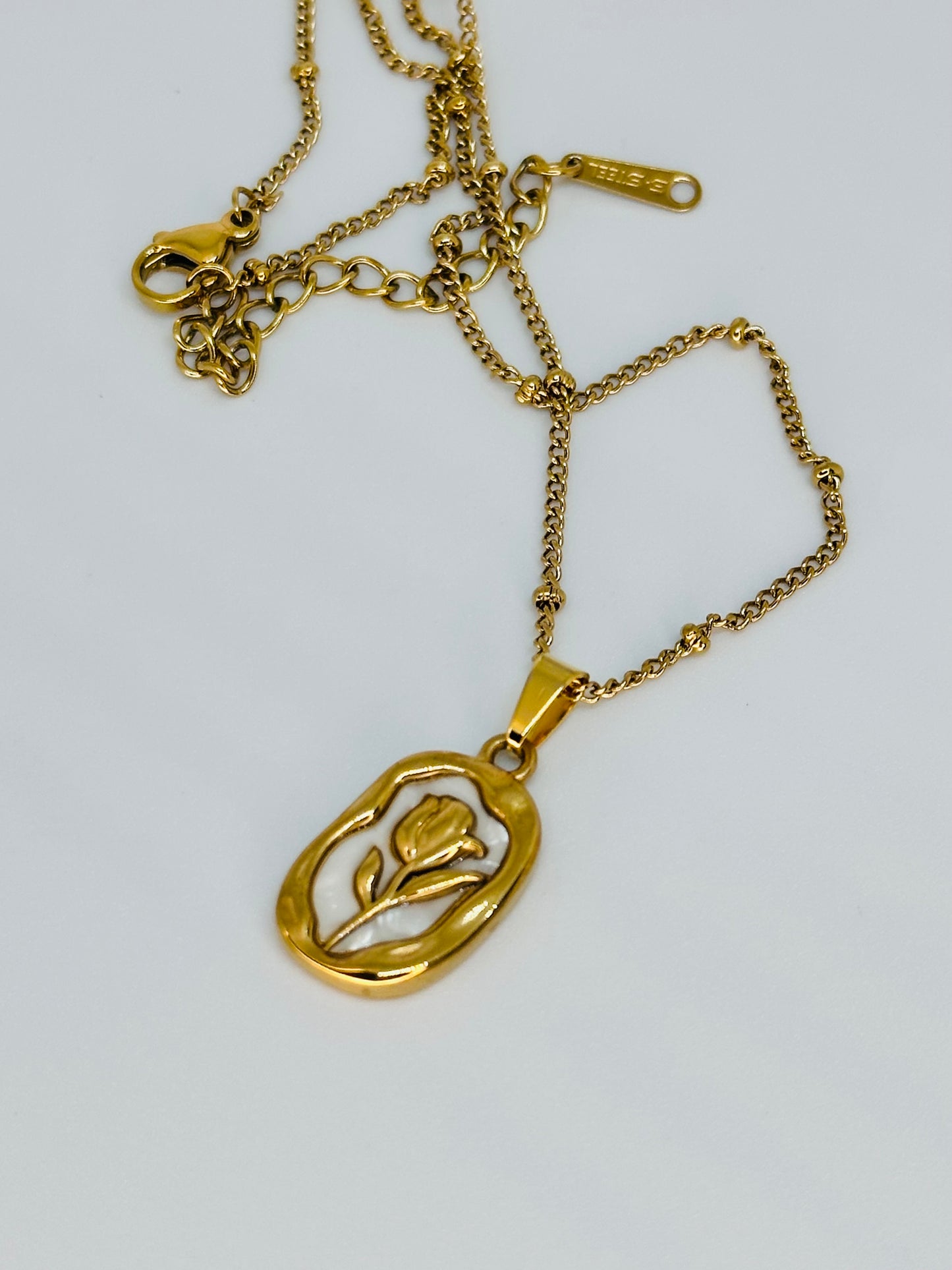 Sky-sixty Floral Necklace