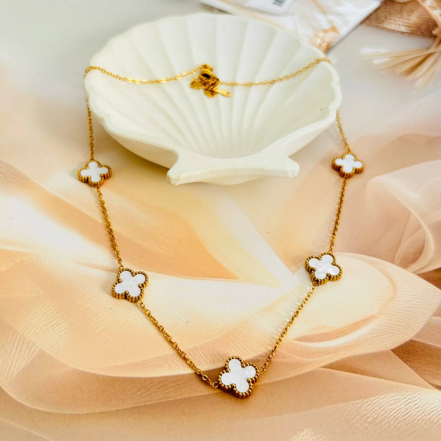 White Clover Chain