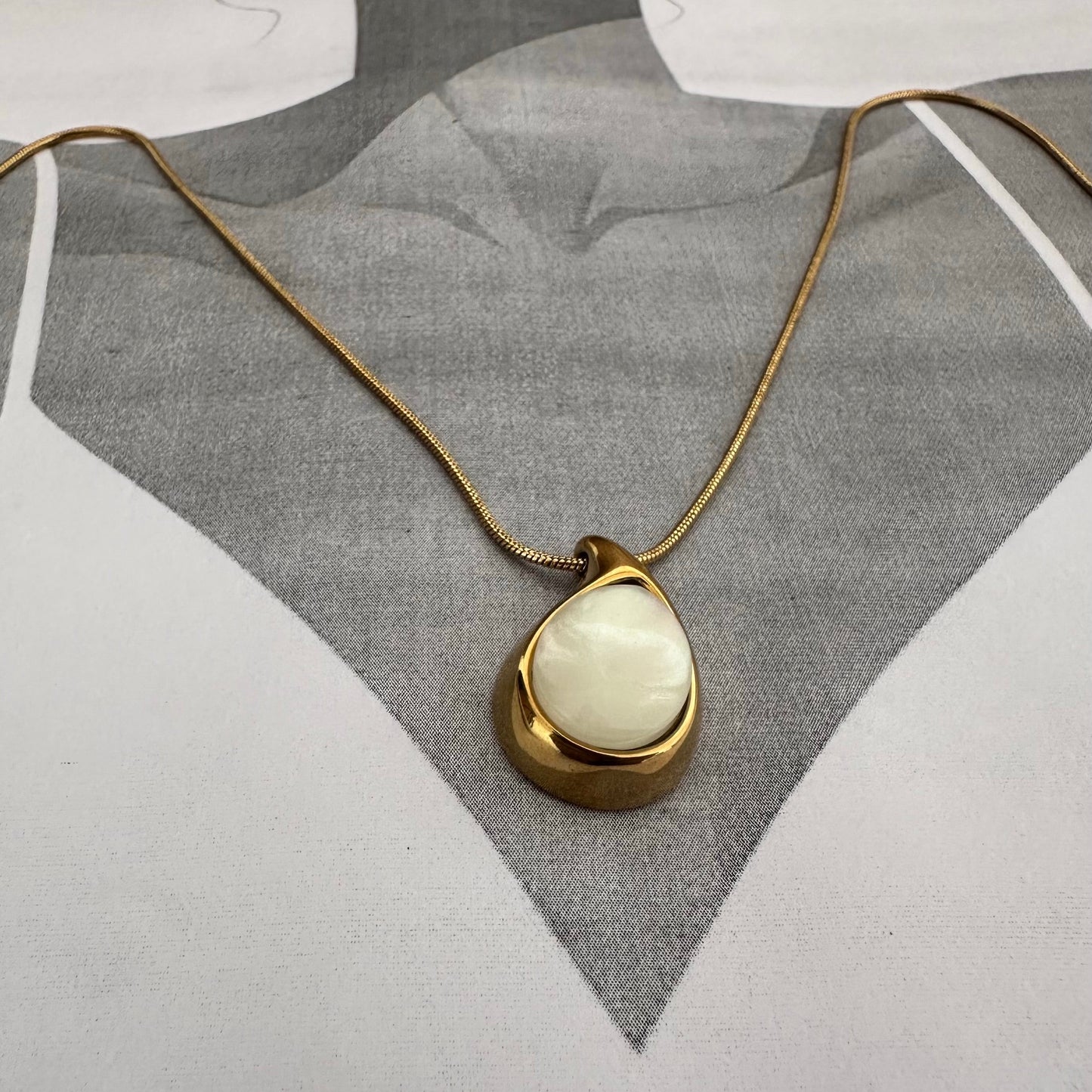 Mother Pearl Necklace