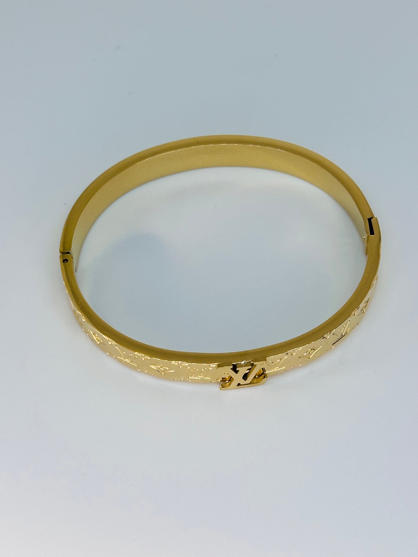 LV Luxe Kada