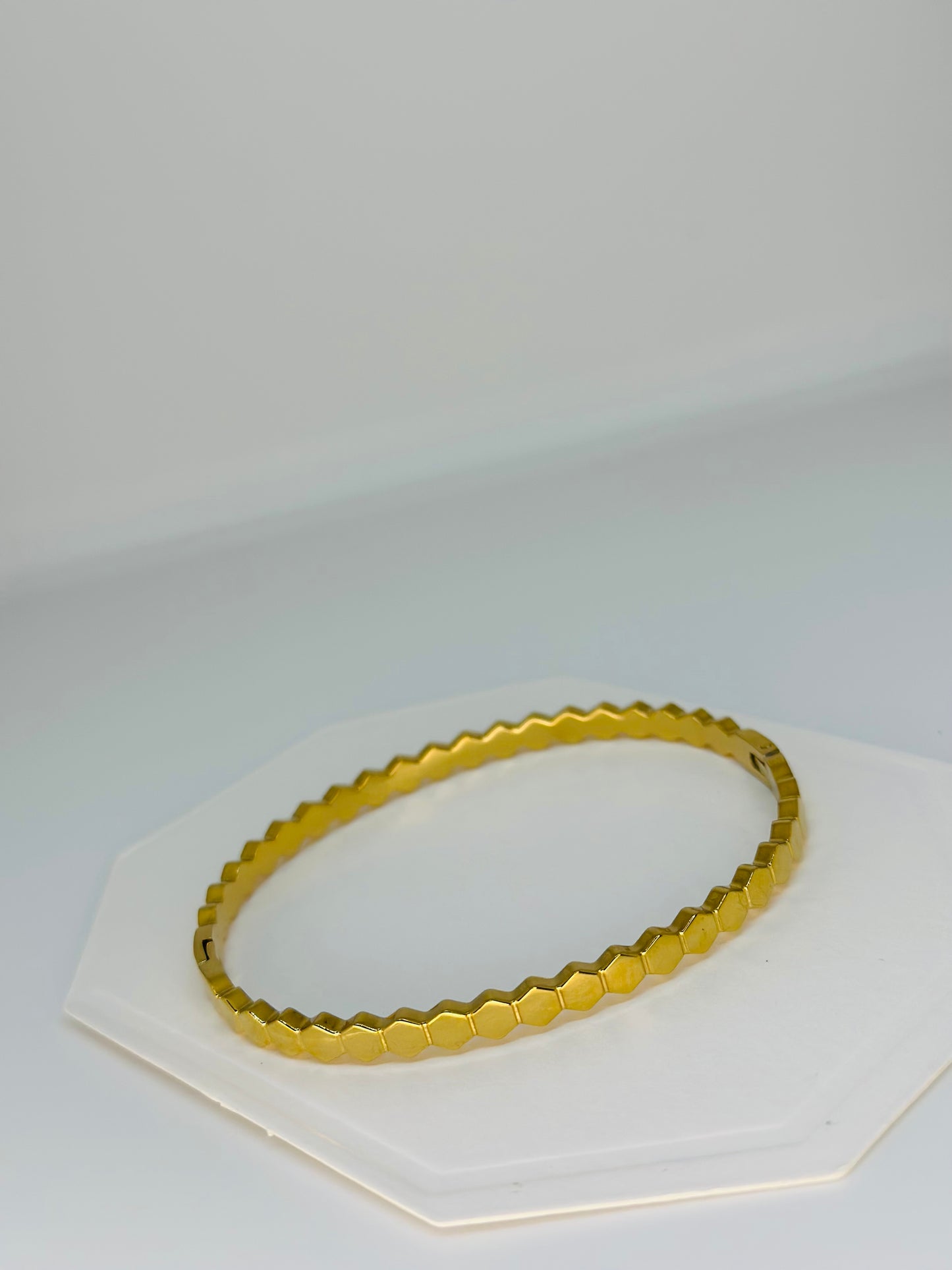 Honeycomb Stone Kada