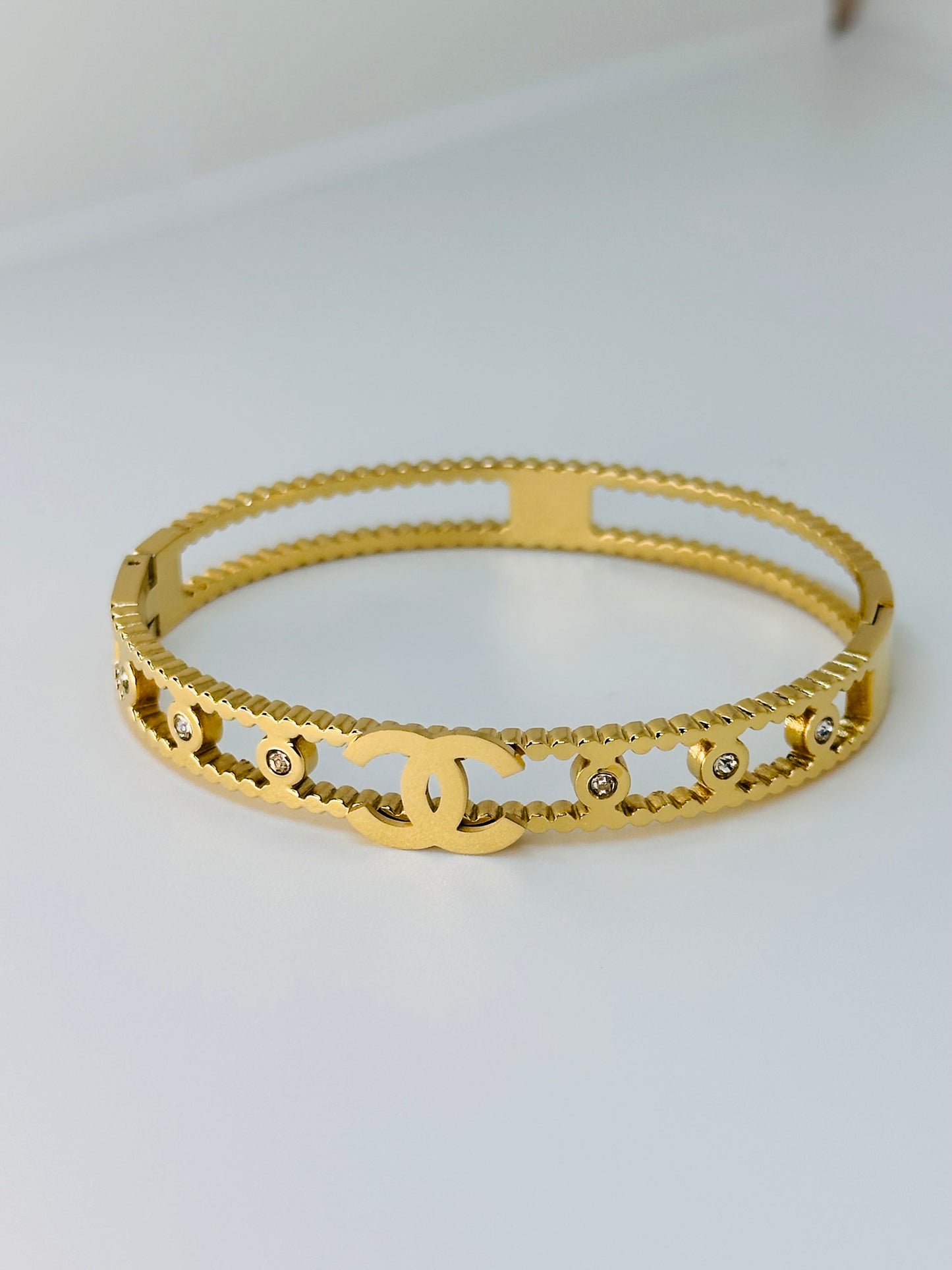 Channel Luxe Kada