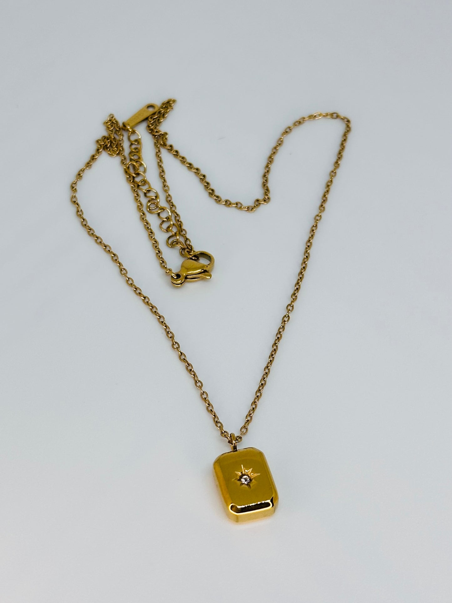 Noris Necklace