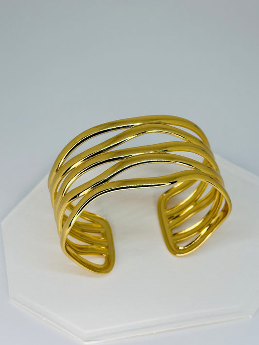 Hollow Lines Kada